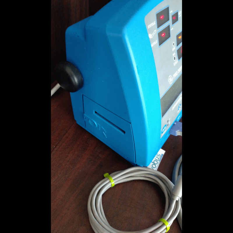 GE Dinamap Pro 300 GE Dinamap Pro 300